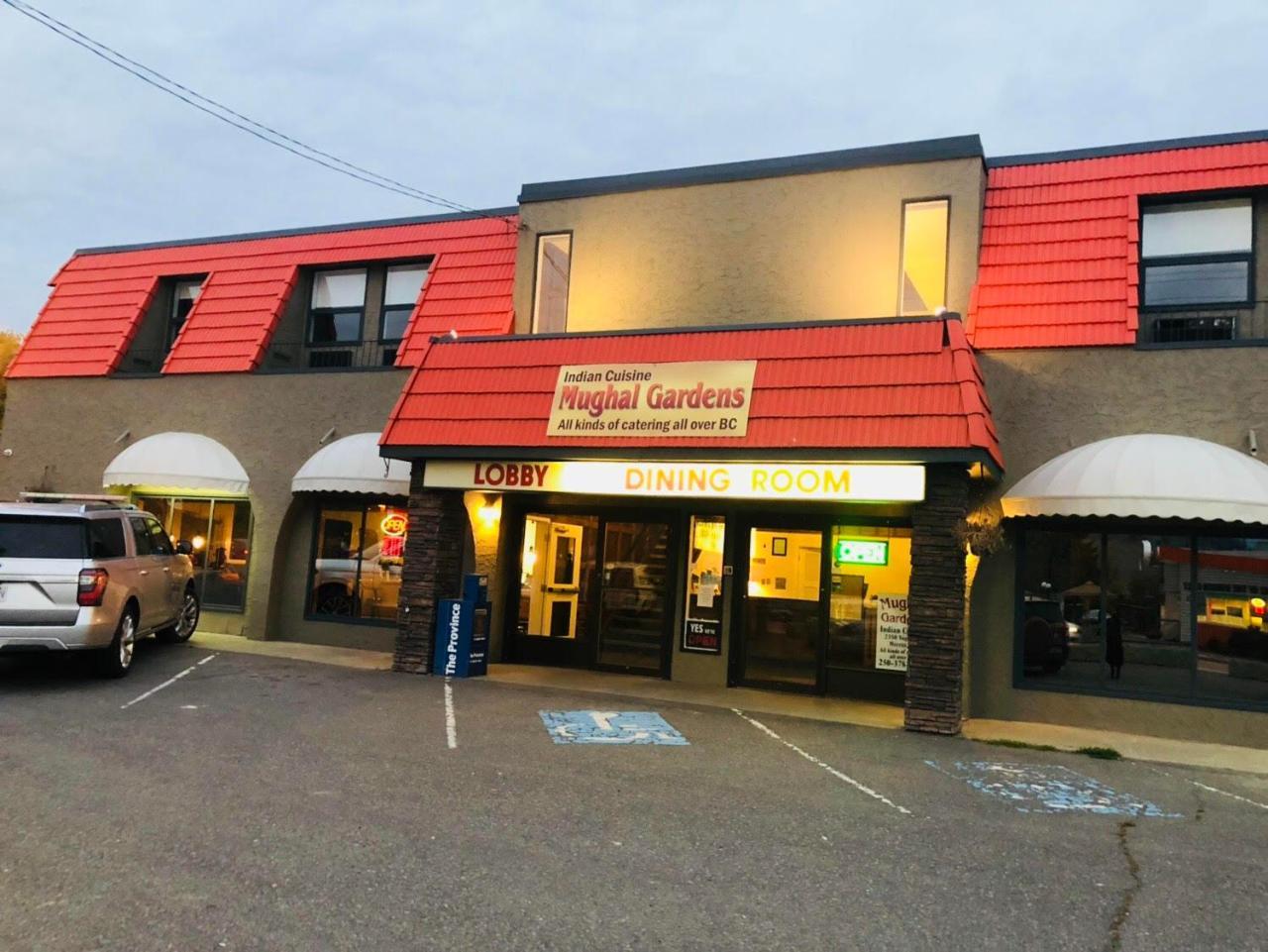 Merritt Desert Inn Exterior photo